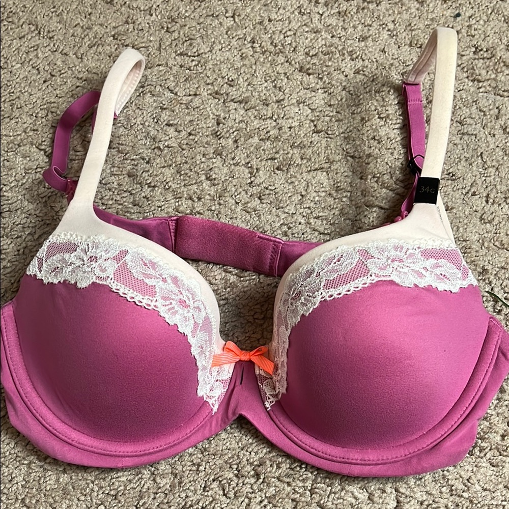 Victoria’s Secret Body by Victoria Lightly Lined Demi Lace Trim Bra